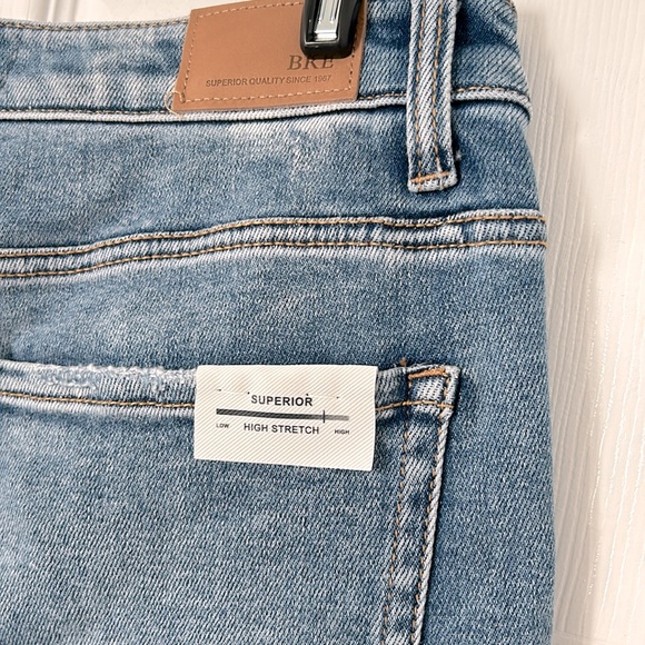 BKE Jeans 30 x 28 Billie Cropped Straight NWT Slim Fit High Rise - Picture 7 of 7